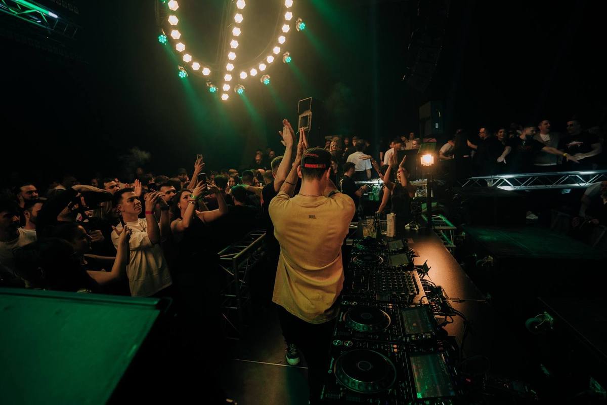 ADAM TEN AT HANGAR — ØOMO archive photo 28